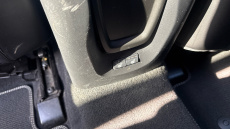 Volvo V40 D2 [122] R DESIGN Edition 5dr Diesel Hatchback